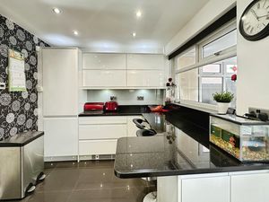 Photo 7- click for photo gallery